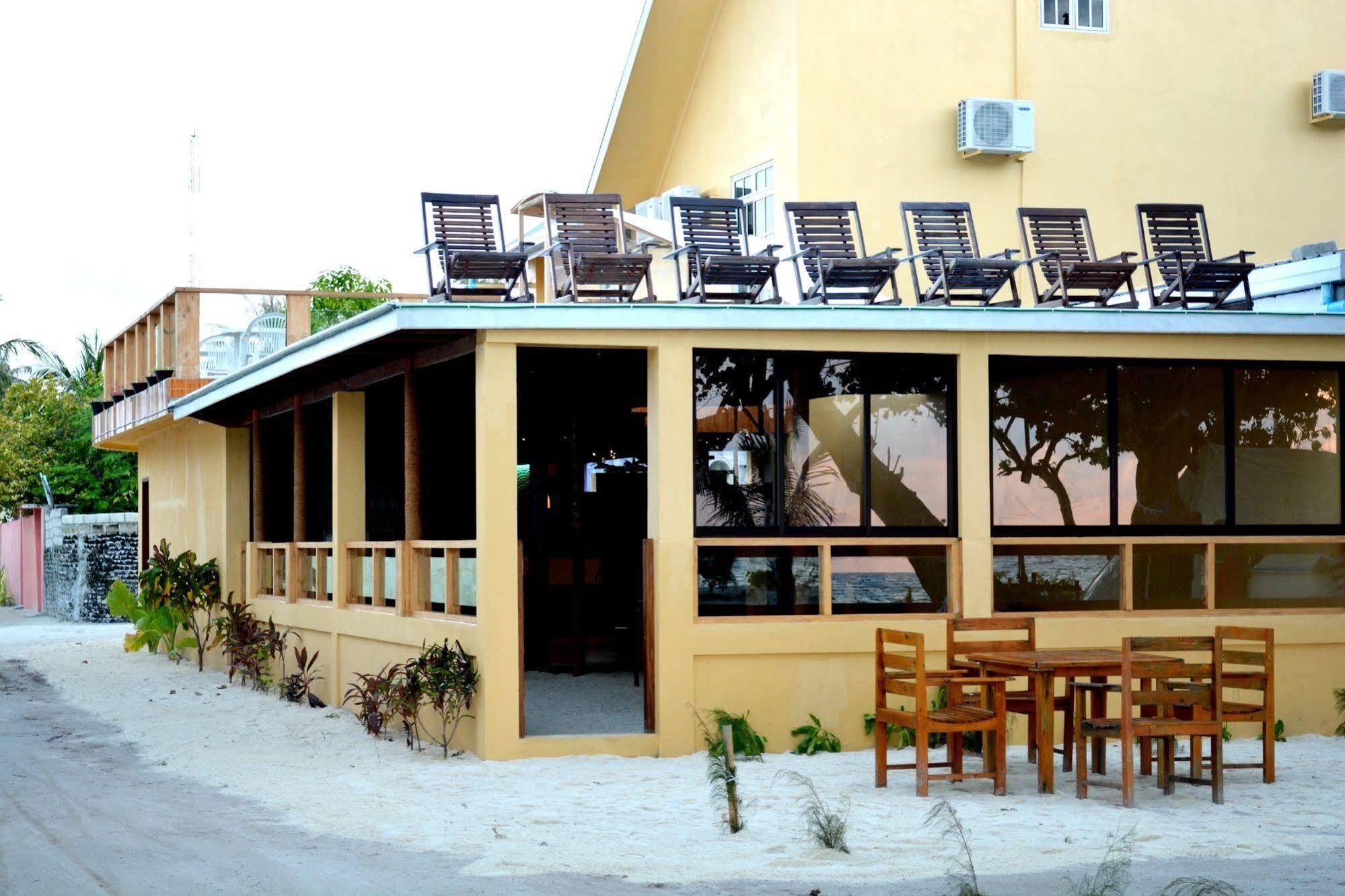 Lily Rest Maldives Hotel Maafushi Exterior foto
