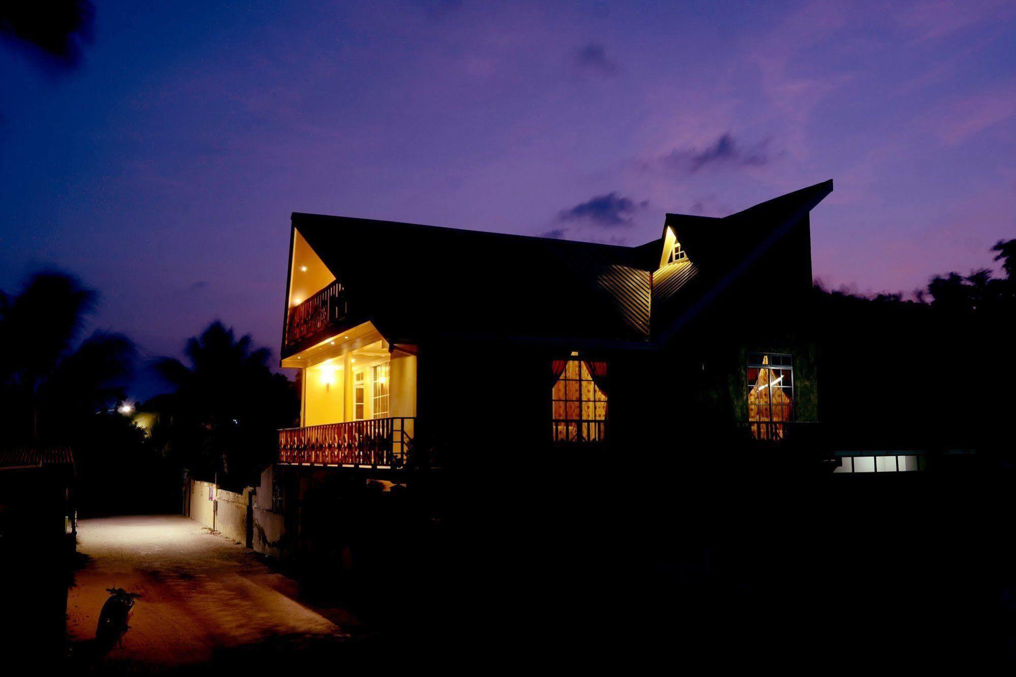 Lily Rest Maldives Hotel Maafushi Exterior foto