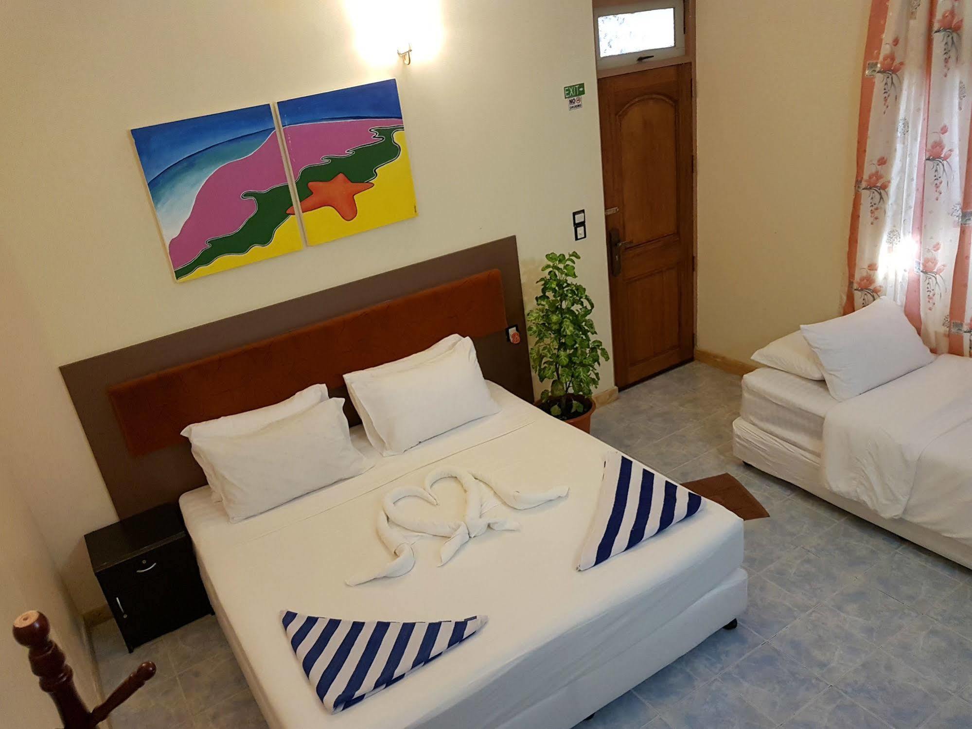 Lily Rest Maldives Hotel Maafushi Exterior foto